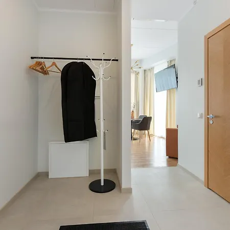 Bronze Colour In Centre Tartu