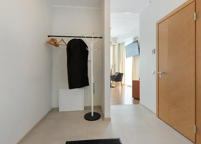 Bronze Colour In Centre Tartu